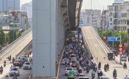 Hà Nội: Ô tô được lưu thông tại đường Vành đai 2 trên cao đoạn Ngã Tư Sở - Ngã Tư Vọng