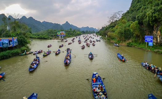 Hà Nội: Chùa Hương đón du khách từ 13/3 tới