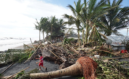 Philippines cảnh báo 'thiệt hại nghiêm trọng' do bão Rai