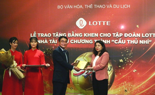 Bộ trưởng Bộ Văn hoá, Thể thao và Du lịch tặng Giấy khen Tập đoàn Lotte