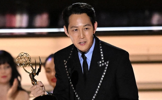 Tài tử 'Squid Game' Lee Jung Jae giành tượng vàng Emmy danh giá