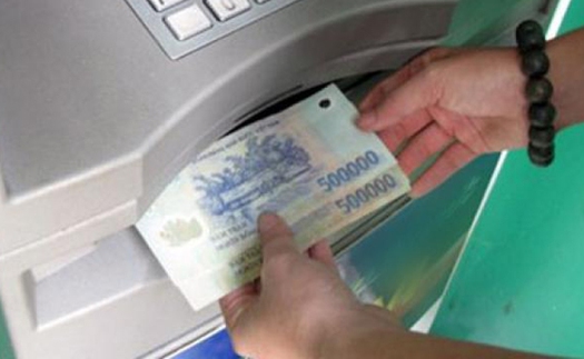 Cảnh báo tội phạm sử dụng công nghệ cao chiếm đoạt tiền trong thẻ ATM