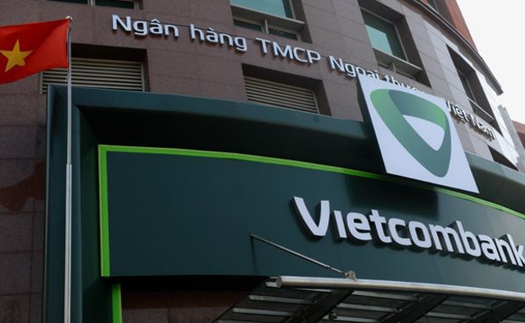 Chuyên gia nói gì về việc Vietcombank tăng phí một số dịch vụ ngân hàng?