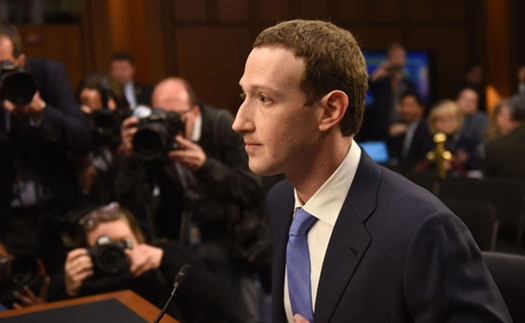 Vụ bê bối dữ liệu của Facebook: Chủ tịch Mark Zuckerberg xin lỗi trước Nghị viện châu Âu