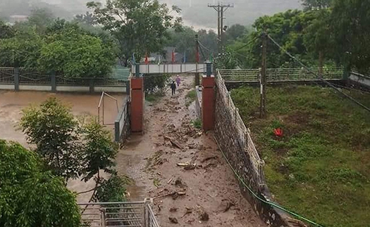 Thanh Hóa: Nhiều phòng học bị vùi lấp, học sinh được tạm thời nghỉ học