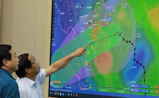 Bão Kompasu đi vào Biển Đông, di chuyển nhanh, sức gió mạnh cấp 11, giật cấp 13