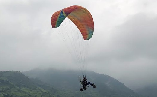 100 phi công trong nước và quốc tế tham gia Festival dù lượn Khau Phạ