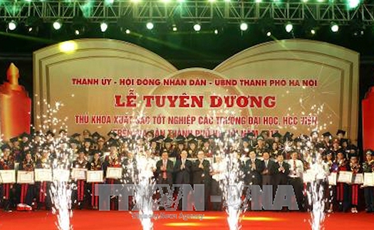 Hà Nội vinh danh 88 thủ khoa xuất sắc tốt nghiệp tốt nghiệp đại học, học viện