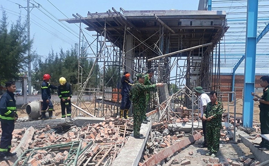 Khởi tố vụ sập tường nhà xưởng đang thi công làm 8 người thương vong tại tỉnh Vĩnh Long