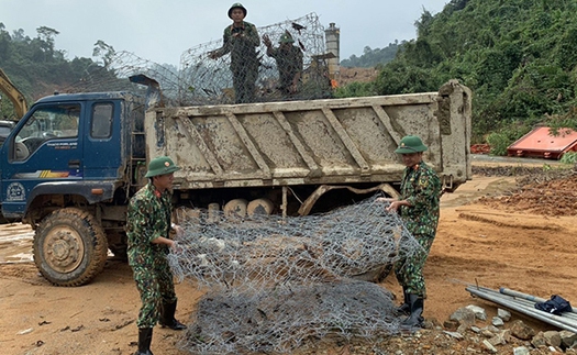 Chuyển hướng tìm kiếm dưới suối vụ sạt lở Thủy điện Rào Trăng 3