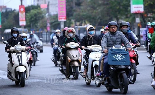 Trong 24 giờ tới, vùng áp thấp đi vào Biển Đông, có khả năng mạnh thêm