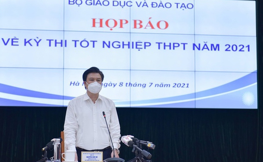 Thi tốt nghiệp THPT 2021: Lọt đề thi Toán do thí sinh tại Quảng Bình mang điện thoại vào phòng thi