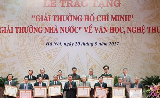 Thành lập Hội đồng cấp Nhà nước xét tặng Giải thưởng Hồ Chí Minh, Giải thưởng Nhà nước về văn học, nghệ thuật