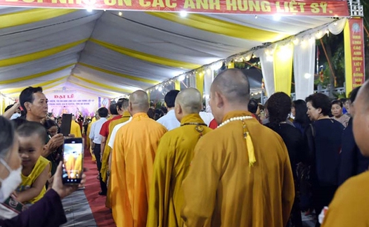 Lễ cầu siêu tri ân các anh hùng liệt sỹ tại Nghĩa trang Liệt sỹ Quốc gia Vị Xuyên