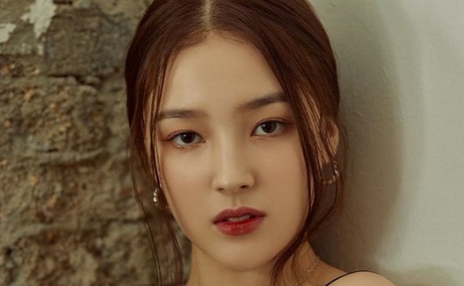 Nancy Momoland hóa nữ thần trên bìa tạp chí mới