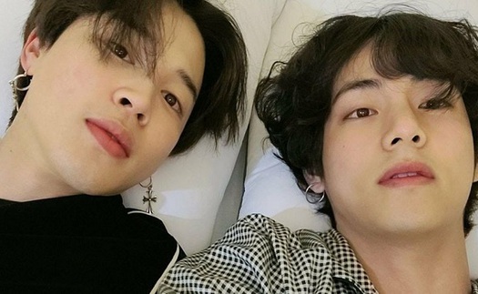 Sự thật đằng sau bức ảnh tự sướng ‘Vmin’ huyền thoại của Jimin và V BTS