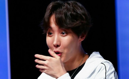 J-Hope BTS từng để lộ ca khúc mới của nhóm cả tháng trời trước khi phát hành