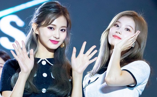 Twice 'bóc phốt' thói quen ngủ độc đáo của Sana và Tzuyu