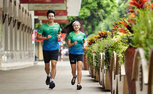 Chạy marathon kiểu ‘Chào bình thường mới’ ở Hà Nội