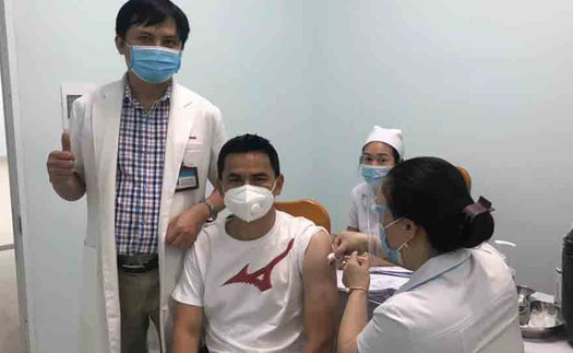 HLV Kiatisuk tiêm vaccine, chuẩn bị về Thái Lan nghỉ phép