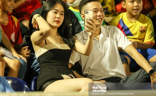 Hot girl ‘đốt cháy’ sân Vinh