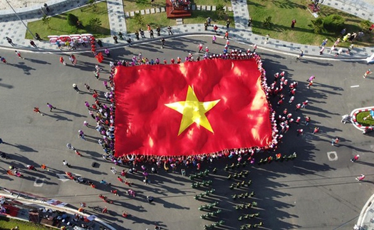 Tiền Phong Marathon 2022: Thượng cờ Tổ quốc ở Côn Đảo linh thiêng