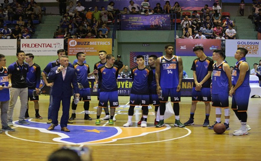 VBA 2017: Hanoi Buffaloes 83-61 Danang Dragons: Cầu thủ Hanoi Buffaloes òa khóc vì niềm vui bất ngờ