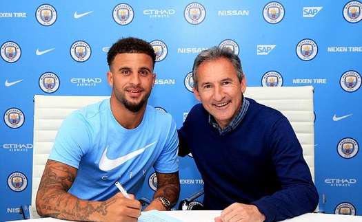 Kyle Walker chính thức tới Man City, trở thành hậu vệ đắt giá nhất thế giới