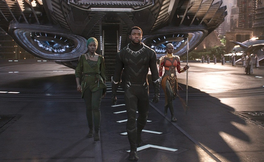 Tiết lộ quá trình thực hiện những bộ giáp 'thần thánh' trong bom tấn 'Black Panther'