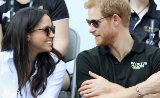 Hoàng tử Anh Harry chính thức đính hôn với nữ diễn viên Mỹ Meghan Markle