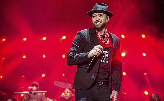 Tỏa sáng tại Super Bowl 2018, Justin Timberlake nhận 'cơn mưa' lời khen từ sao quốc tế