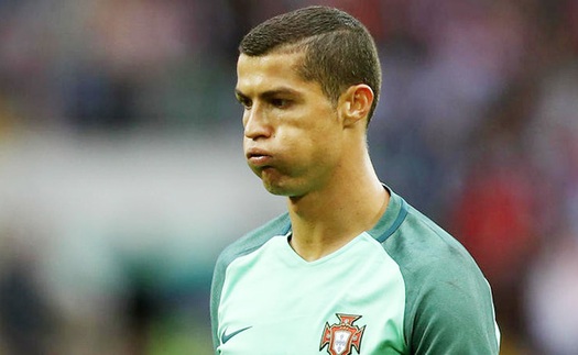 Chủ tịch Perez: 'Ronaldo đang rất giận dữ. Real sẽ cân nhắc Mbappe'