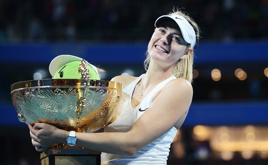 TENNIS ngày 8/8: 'Hiện tượng' 20 tuổi cân bằng thành tích của Nadal. Sharapova đón tin vui