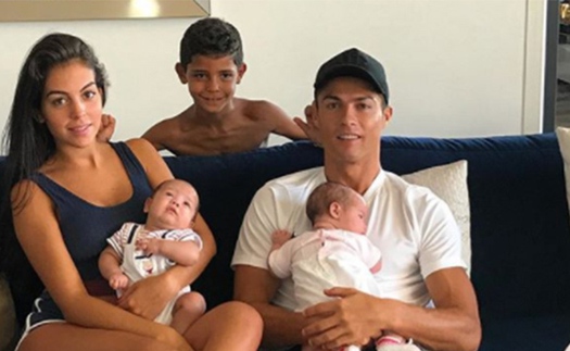 Ronaldo có bao nhiêu con? Mẹ của chúng là ai? Tên của chúng là gì?