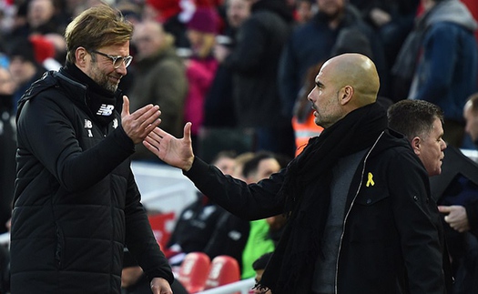 Trong khi Klopp phấn khích đến...chửi thề, Guardiola bình thản khó tin