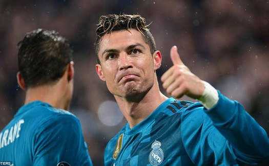 Ronaldo: 'Tôi từng ngả bàn đèn rất đẹp mắt nhưng bị trọng tài cướp mất'