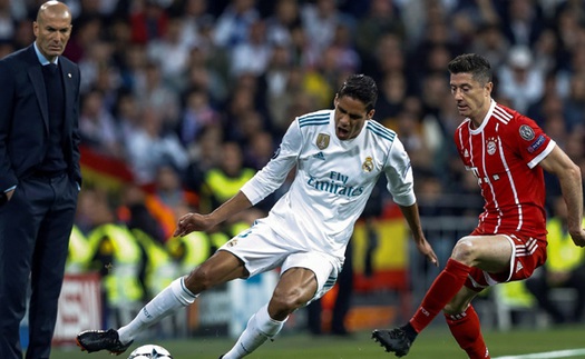 Zidane: 'Thật tốt khi Real khốn khổ trước Bayern'. Heynckes mắng Sven Ulreich 'chập mạch'