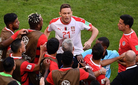 Nemanja Matic một mình đòi 'tẩn' cả nhóm cầu thủ dự bị Costa Rica