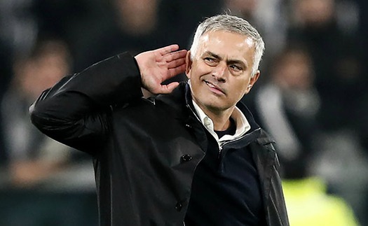 Scholes chê Mourinho 'thiếu đẳng cấp' khi ăn mừng khiêu khích