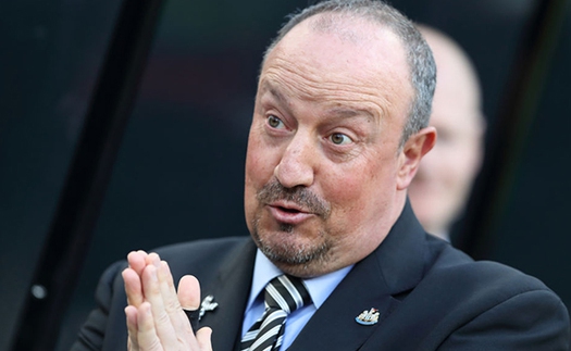 HLV Benitez của Newcastle nói gì trước thông điệp cầu cứu từ fan Liverpool?