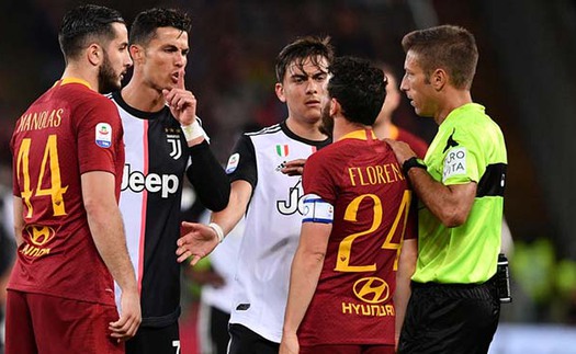 Ronaldo nhạo báng cầu thủ Roma là ‘thằng lùn’ rồi nhận trái đắng