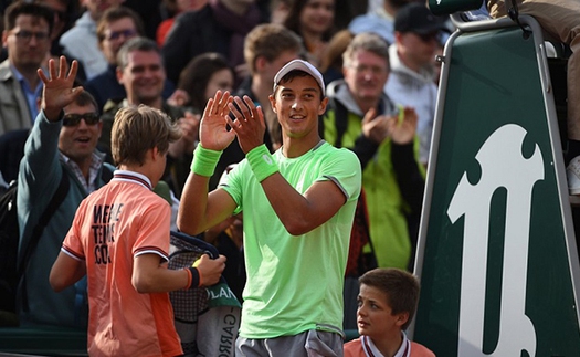 Tay vợt gốc Việt Antoine Hoang hạ người xếp trên gần 100 bậc, giành vé vào vòng 2 Roland Garros