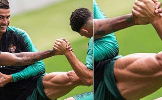 Ronaldo lại vén quần, khoe cơ đùi khủng khi trở lại ĐT Bồ Đào Nha