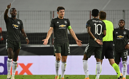 MU 1-2 Sevilla: Trọng tài sai lầm dù tham khảo VAR, MU nhận bàn thua oan