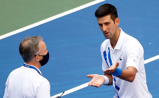 Djokovic thanh minh: 'Trọng tài có phải đi viện đâu’