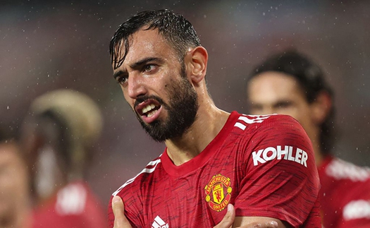 Dấu hiệu bất ổn ở MU: Bruno Fernandes hậm hực vì Ole thay đổi chiến thuật