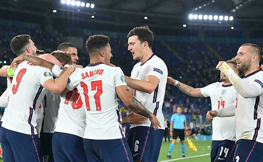 Bóng đá hôm nay 4/7: Xác định 2 cặp bán kết EURO. Tiền đạo Séc sánh ngang Ronaldo