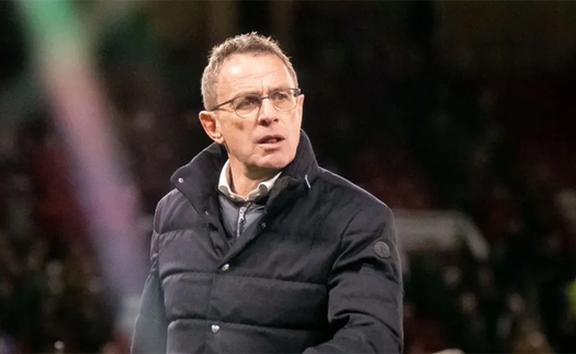 HLV Rangnick: '4 phút bù giờ như một trò đùa'