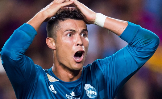 Phút thứ 7, hàng vạn fan Real đứng dậy hô vang tên Cristiano Ronaldo