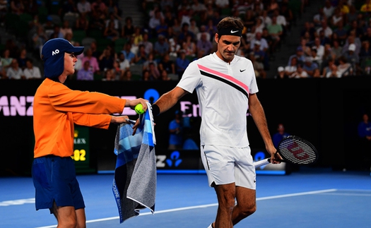 TENNIS ngày 22/1: Federer được thiên vị hơn Djokovic, Halep suýt chết sau trận đấu dài kỷ lục